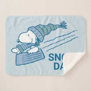 Peanuts   Snoopy & Woodstock Sledding Sherpa Blanket