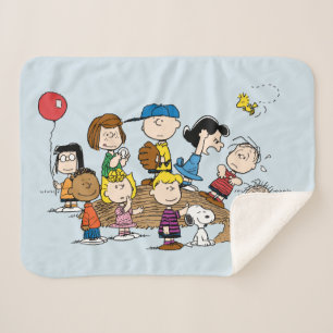 Peanuts   The Gang at the Pitcher's Mound Sherpa Blanket