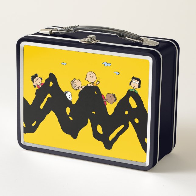 Peanuts | The Gang on the Zig Zag Metal Lunch Box (Front)