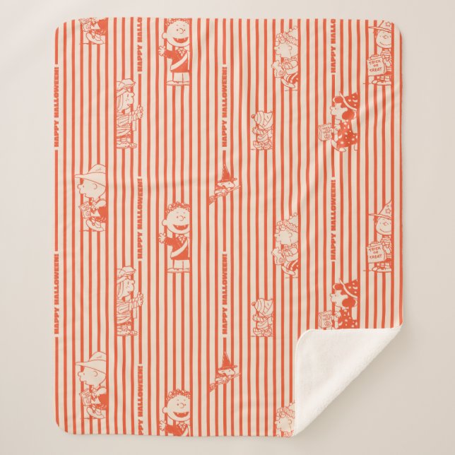 Peanuts | Vintage Happy Halloween Pattern Sherpa Blanket (Front)
