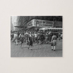 Pedestrians 2 jigsaw puzzle