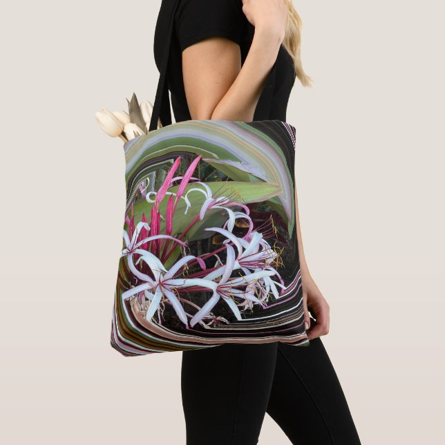 Peeking out...... tote bag (Close Up)