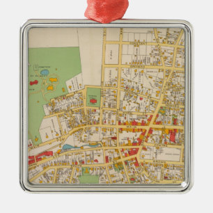 Peekskill Metal Tree Decoration
