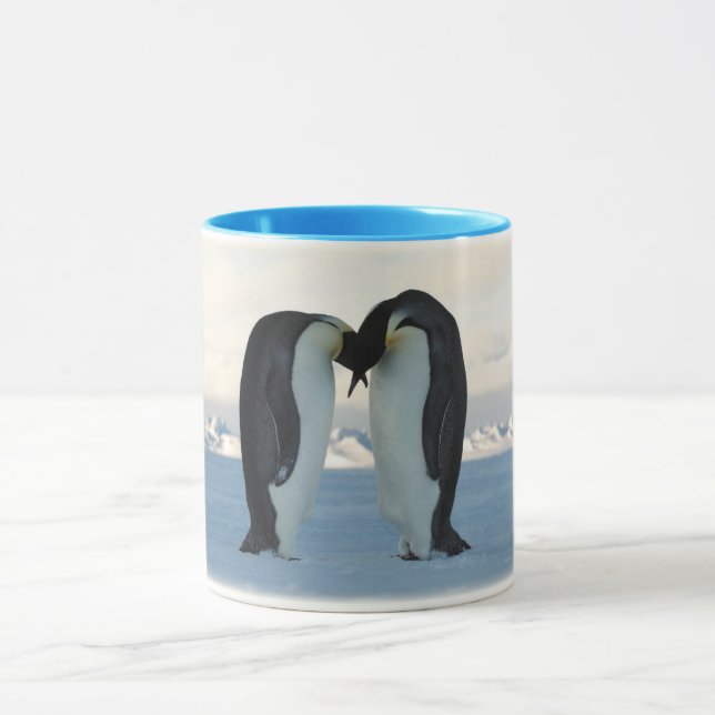 Penguin kissing mug (Center)