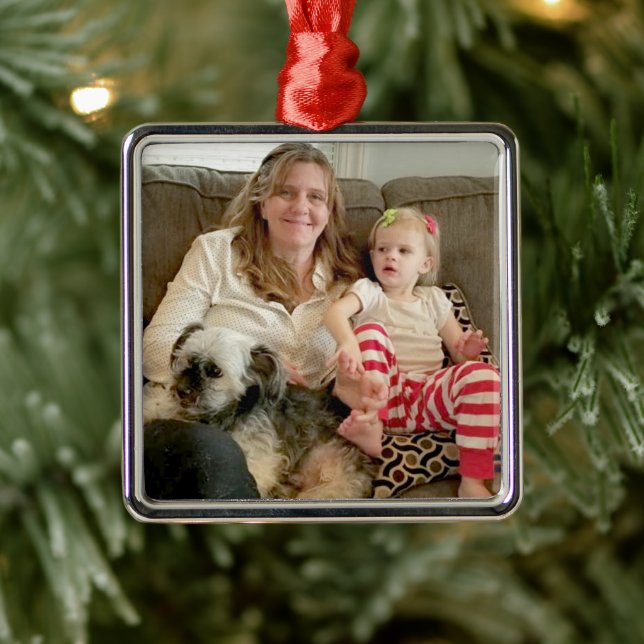 Personalise this Christmas ornament with your Pic (Tree)