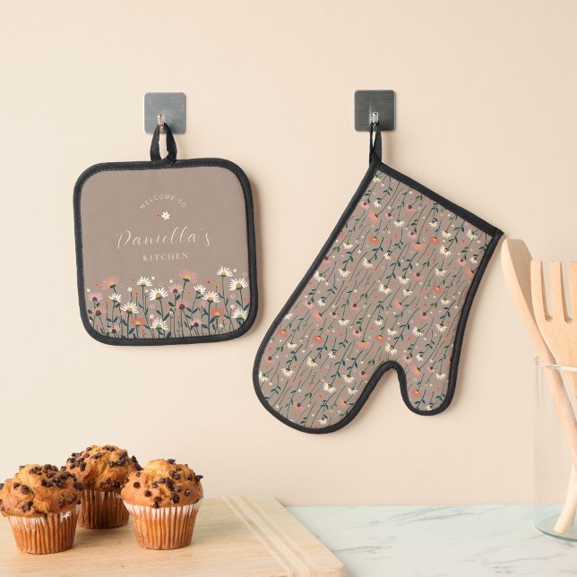 Personalised Elegant Boho Chic Wildflower  Oven Mitt & Pot Holder Set (Creator Uploaded)