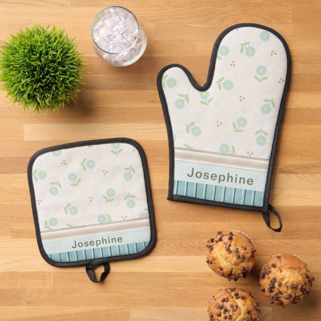 Personalised Faux Blue Florals Oven Mitt & Pot Holder Set (Top Down)