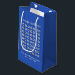 Personalised Festive Blue Holiday Modern Geometric Small Gift Bag<br><div class="desc">Celebrate the season with this festive blue holiday gift bag featuring a modern geometric pattern and customisable text. Designed for effortless gifting,  this stylish bag adds a personal touch to holiday presents,  making it perfect for family,  friends,  or corporate gifting.</div>