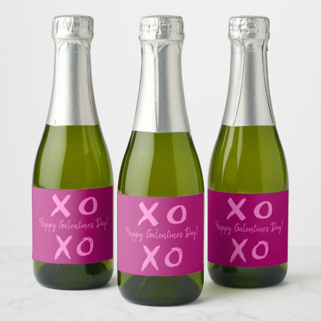 Personalised Happy Galentine's Day Magenta XOXO Sparkling Wine Label (Bottles)