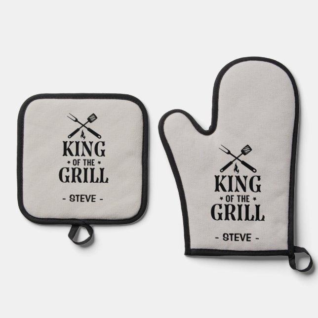 Personalised King of the Grill BBQ Oven Mitt & Pot Holder Set (Front)