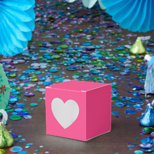 Personalised Pink Favour Boxes – Heart 2x2x2 Style