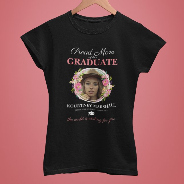 Personalised Proud Mum of 2025 Graduate T-Shirt (Creator Uploaded)