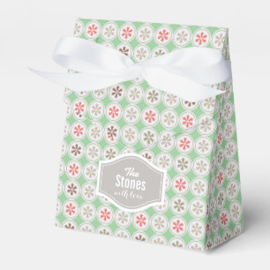 Personalised red green Chirstmas snowflake pattern Favour Box