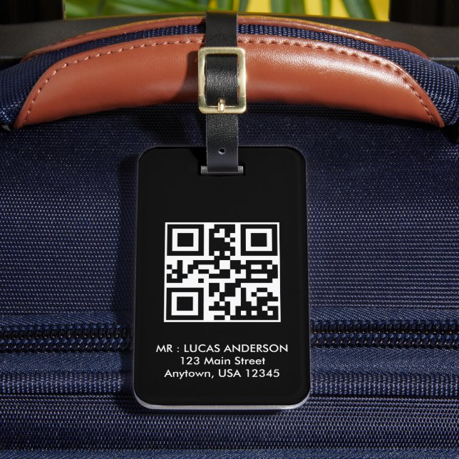 Personalised travel tag Name and qr code  black (Front Insitu 2)