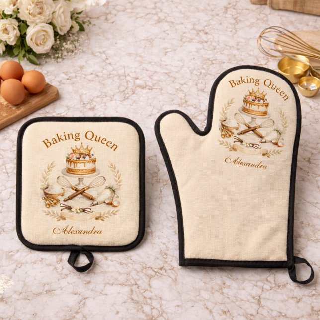 Personalized Name Baking Queen Oven Mitt & Pot Holder Set (Creator Uploaded)