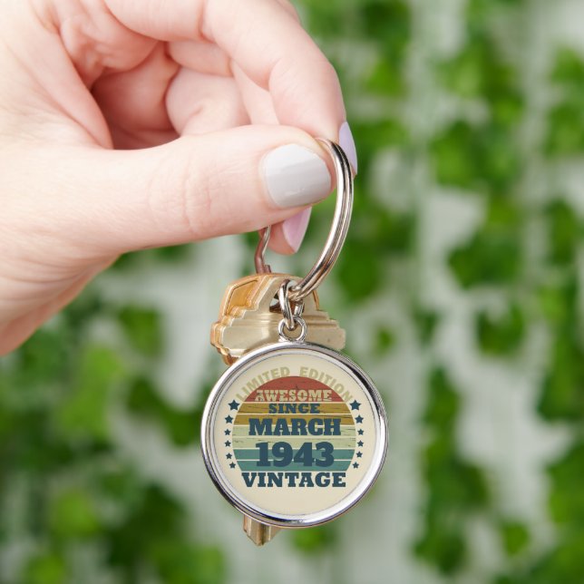 Personalized vintage birthday gift idea key ring (Hand)