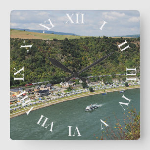 Personenzug an der Loreley Square Wall Clock