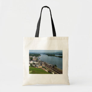 Personenzug in Rüdesheim am Rhein Tote Bag
