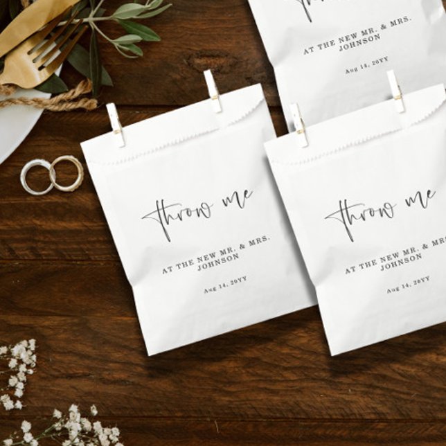 Petals Throw me Wedding  Paper  Favour Bag (Creator Uploaded)