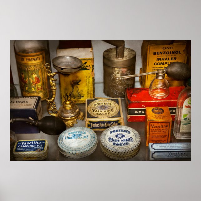 Pharmacy - The pain king Poster (Front)
