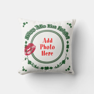 PHOTO Kiss Me I'm Irish - Green Circle Kiss Mark Cushion