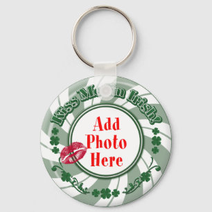PHOTO Kiss Me I'm Irish  Green Striped Circle Kiss Key Ring