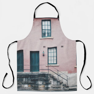 PHOTO OF BUILDING WITH STAIRS APRON