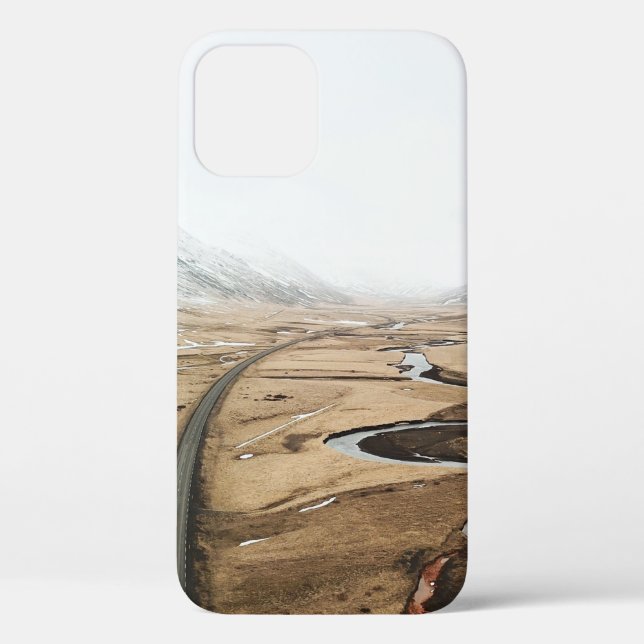 PHOTO OF ROAD TOWARDS MOUNTAIN Case-Mate iPhone CASE (Back)