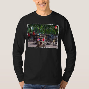 PhotoBomb Kitty Travel London Queen Birthday Chris T-Shirt