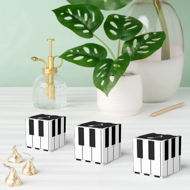 Piano Keys Black & White Party Favour Box (Multiple)