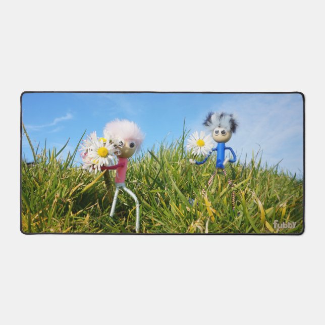 Pick-and-eat fubbies. desk mat (Front)