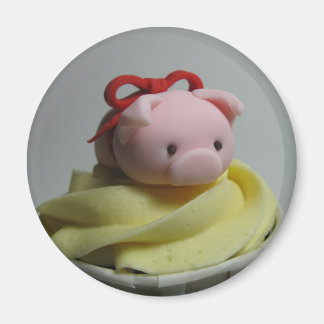 Pig Cupcake Magnet