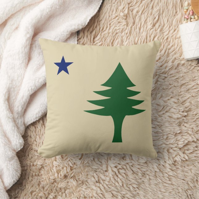 Pine tree and star 1901 flag of Maine State Cushion (Blanket)