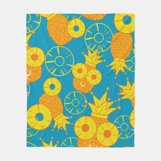 Pineapple and pineapple rings. Seamless doodle pat Fleece Blanket (Front)