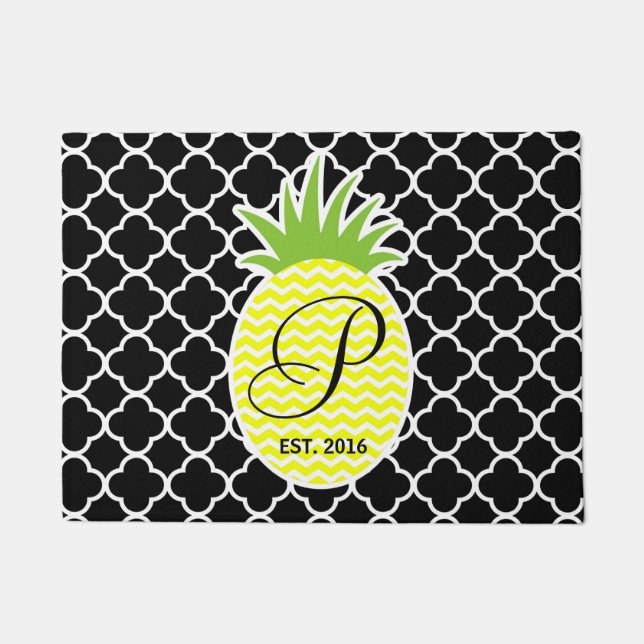 Pineapple & Black Quatrefoil Doormat (Front)