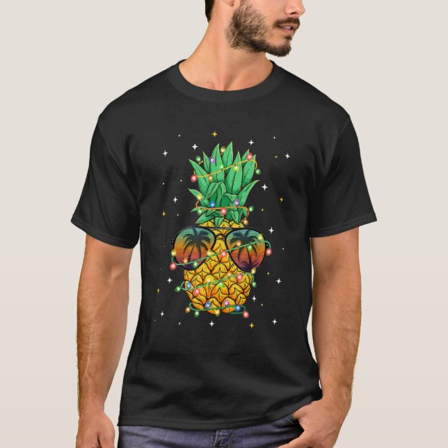 Pineapple Christmas Tree Lights Xmas Boys Men Sung T-Shirt (Front)
