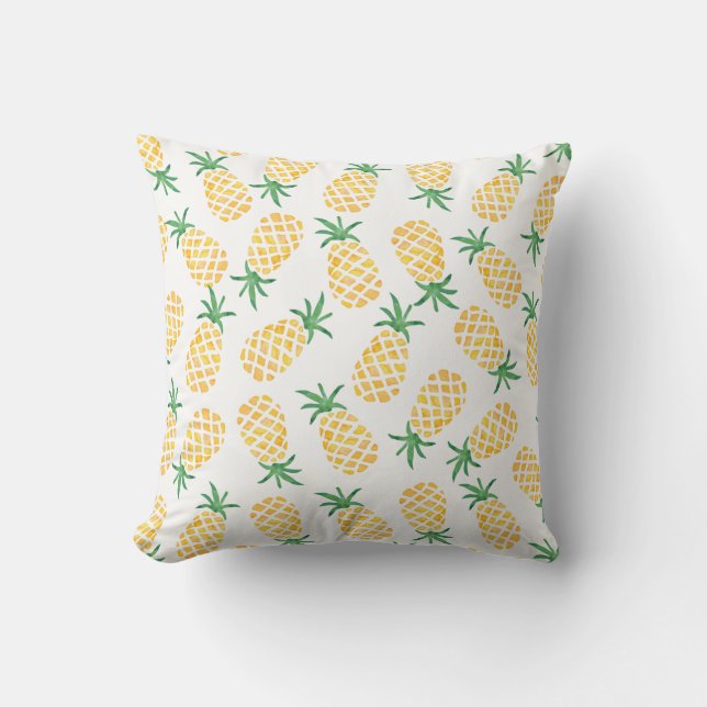 Pineapple watercolor patterned pillow (Front)