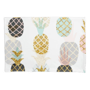 Pineapple with gold glitter, creative pattern. pillowcase
