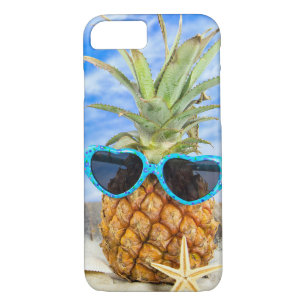 pineapple with sunglasses  in sand iPhone 8/7 case
