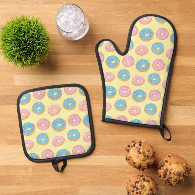 Pink and Blue Doughnut Pattern Oven Mitt & Pot Holder Set (Top Down)