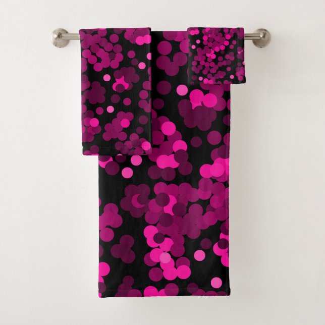 Pink and burgundy polka dot confetti pattern bath towel set (Insitu)