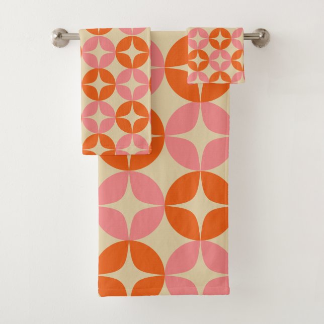 Pink and Orange Mid Century Mod Geometric Pattern Bath Towel Set (Insitu)