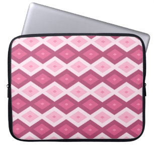 Pink diamond pattern laptop sleeve