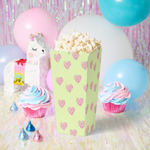 Pink doodle lines hearts on green favour box
