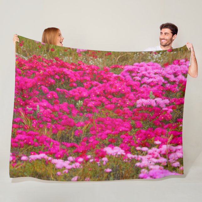 PINK FIELDS FLEECE BLANKET (In Situ)