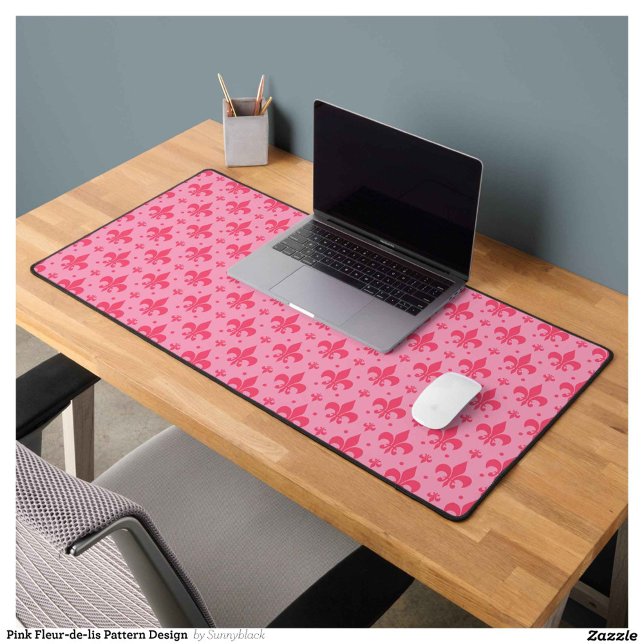 Pink Fleur-de-lis Pattern Design  Desk Mat (Creator Uploaded)