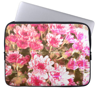 Pink Floral Bloom Pattern – Soft Botanical Design Laptop Sleeve