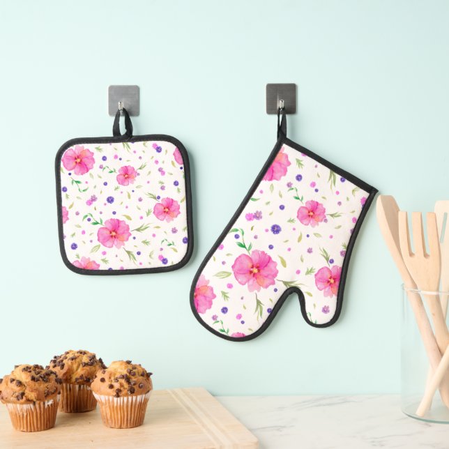 Pink Floral Oven Mitt And Pot Holder Set  (Insitu(Hanging))