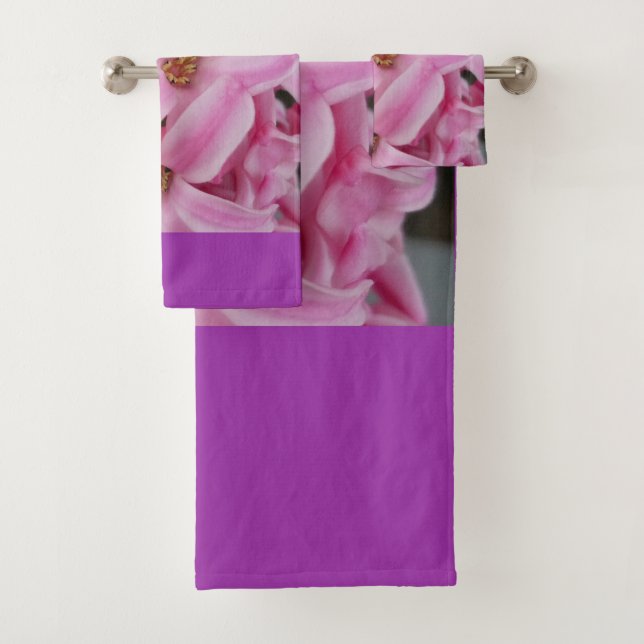 pink hyacinth flower bath towel set (Insitu)
