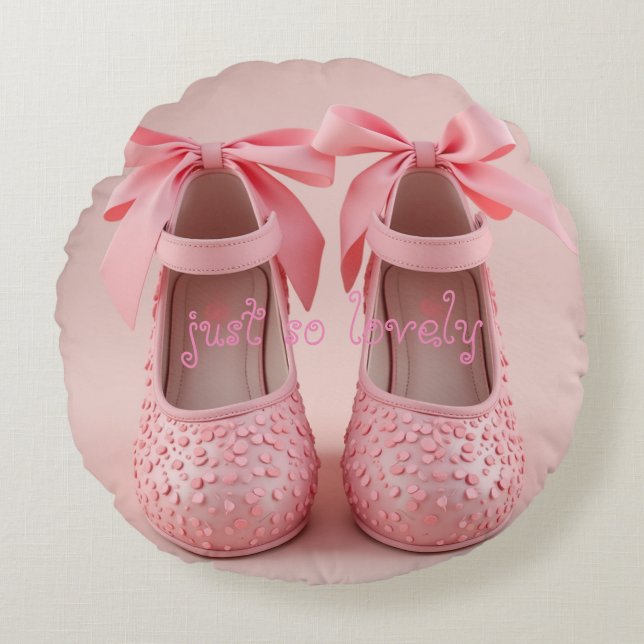 pink lovely shoes  round cushion (Front)